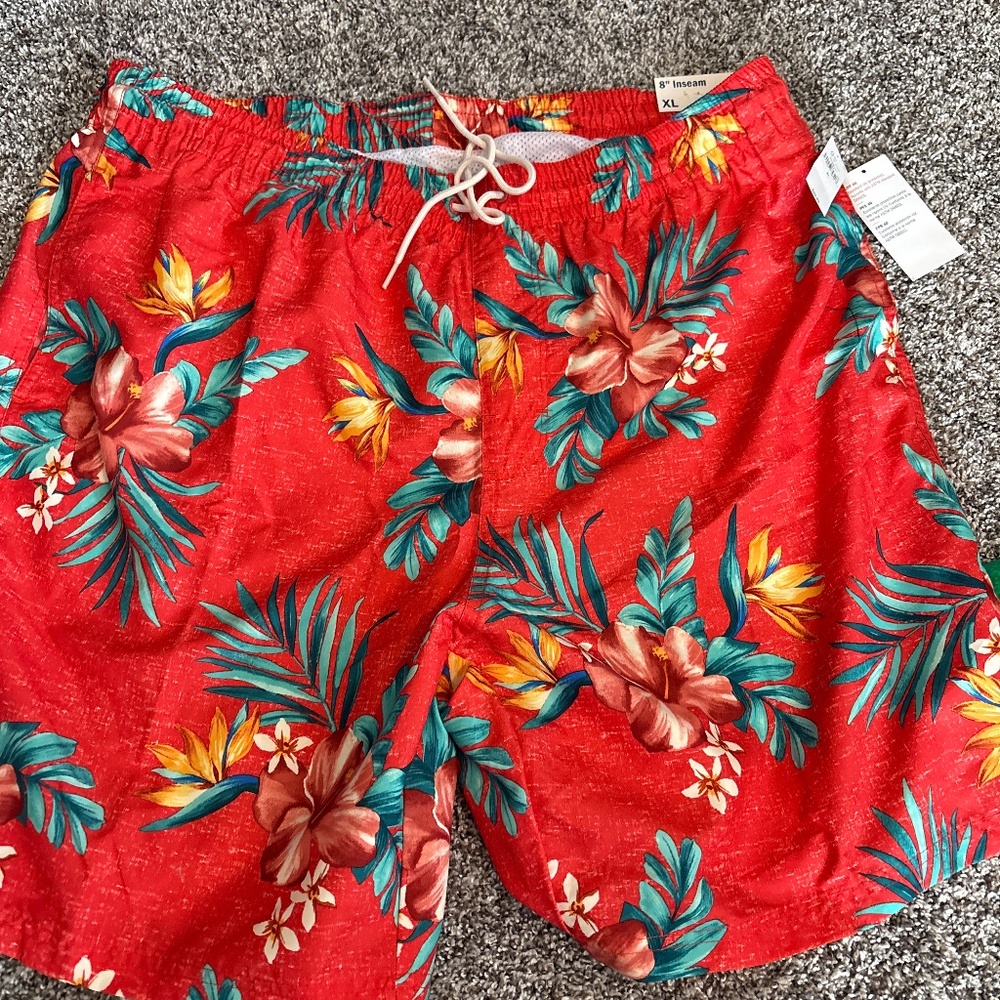 Men’s swim trunks